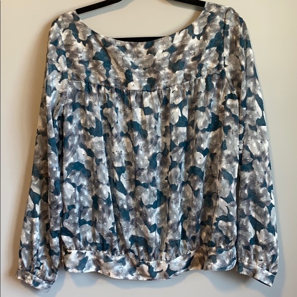 RW&CO feminine flounce blouse - Picture 2 of 4